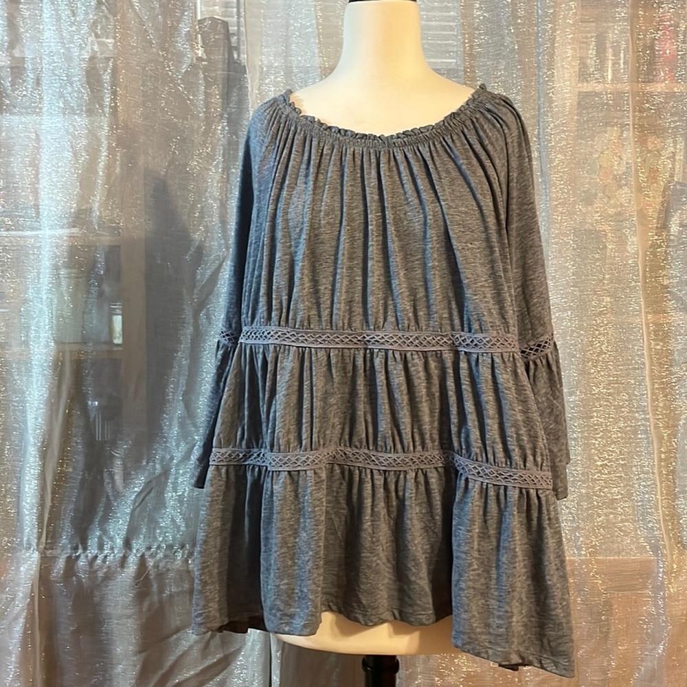 3/4 sleeve ruffled tunic